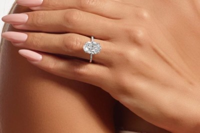 Oval rings with side stones for extra sparkle