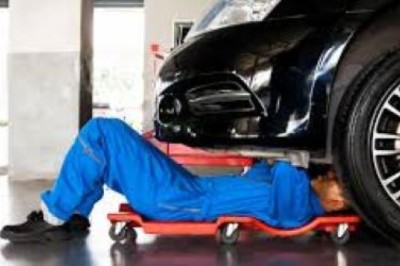 Drive Smart in Dubai: Why a Mercedes Benz Service Contract is a Must-Have