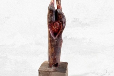 How Can Driftwood Heart Sculptures Promote Mindful and Sustainable Living at Home?