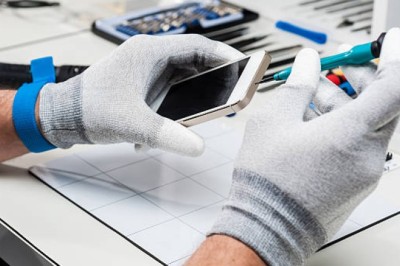 Choosing the Right Mobile Phone Repair Dubai for Your Device