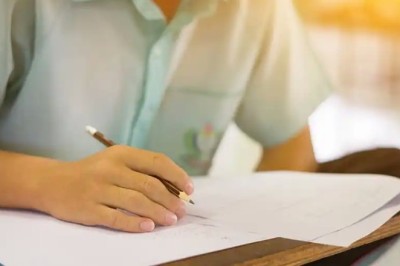 What Challenges Do Students Face in Online Exam Environments?