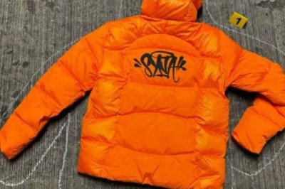 Syna World Sweatpants: Redefining Comfort and Streetwear Fashion