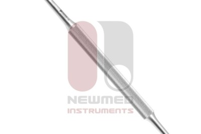 Precision in Surgery: The Essential Role of the Davis Retractor