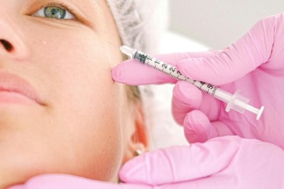 What Makes Beverly Hills Facial Plastic Surgery Ideal for Rhinoplasty and Facelifts?