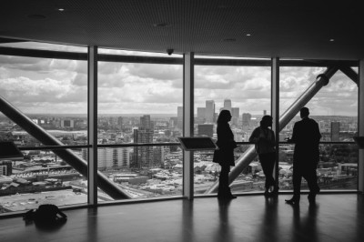 Common Challenges in UAE Business Setup and How to Overcome Them include