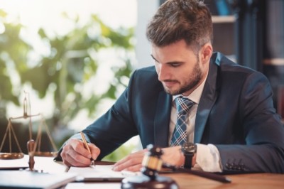 Common Legal Issues Businesses Face in Dhaka