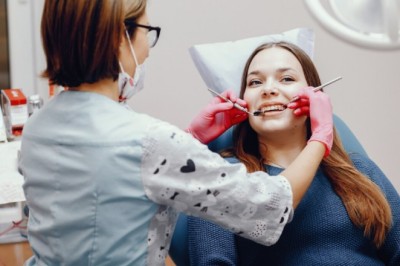 Cosmetic Dentistry in Dubai: Improve Smile Aesthetics with Advanced Treatments
