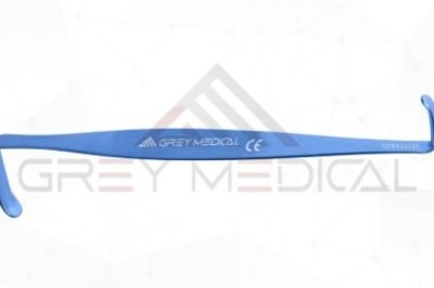 Precision in Practice: The Role of the Crile Retractor