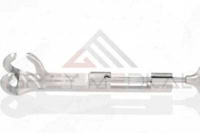 Essential Guide to the Lowman Retractor in Bone Surgery