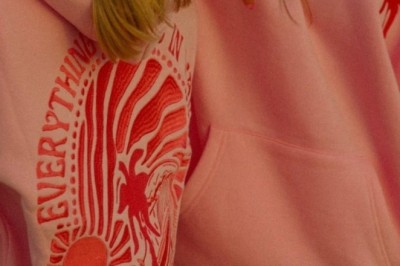 Change Your Mood with Pink Palm Puff