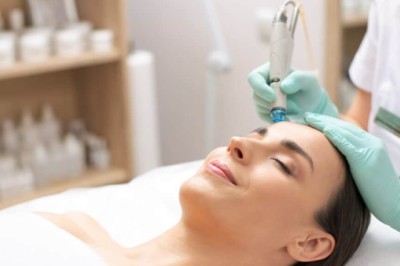 Why Is HydraFacial in Dubai Good for Acne?