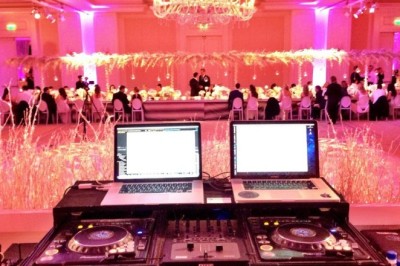 How Does Wedding DJ Service in Boca Raton, FL Elevate Events