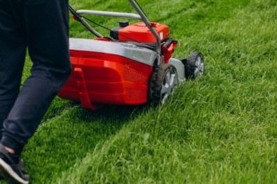 Commercial Lawn Mowing Lethbridge: A Smarter Way to Keep Properties Sharp, Clean, and Consistent
