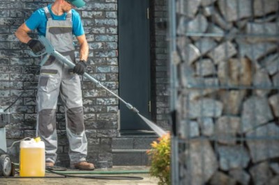 Why Hiring a Local Pressure Washing Company Is the Best Choice for Brick Power Washing
