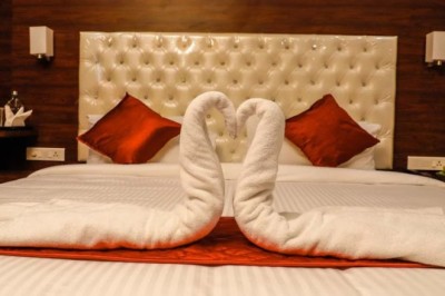 Rooms Near Durga Gudi with Temple View – A Comfortable Stay at Hotel RN Grand