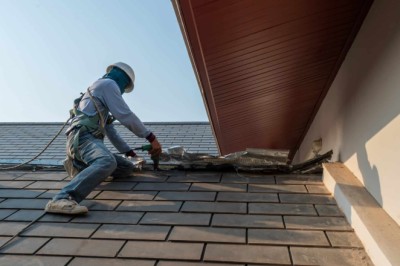 How Commercial and Residential Roof Maintenance Extends the Life of Your Roof?